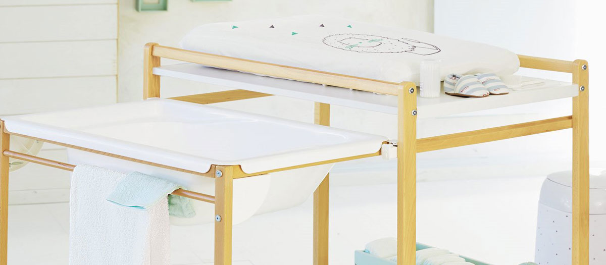 meilleure table à langer avec baignoire