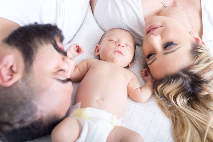 se montrer nu devant enfant avis
