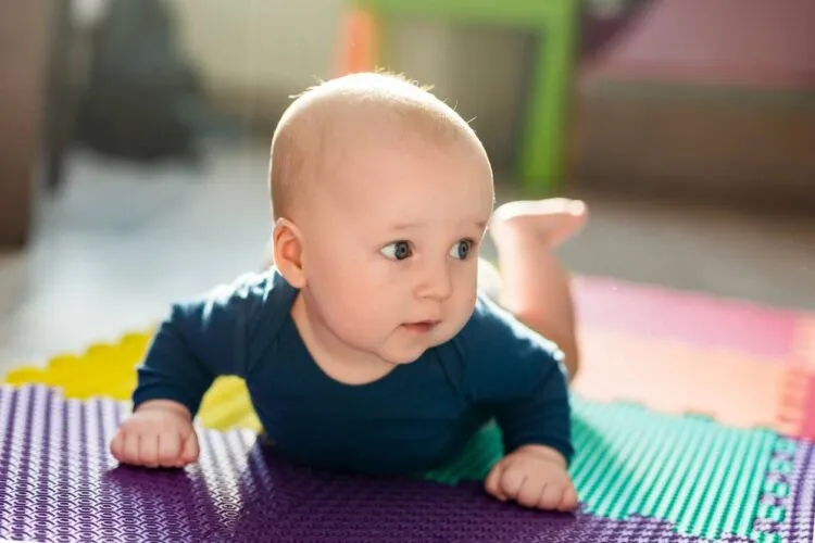 tapis d'éveil bébé