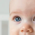 a quel age les yeux de bebe sont definitif